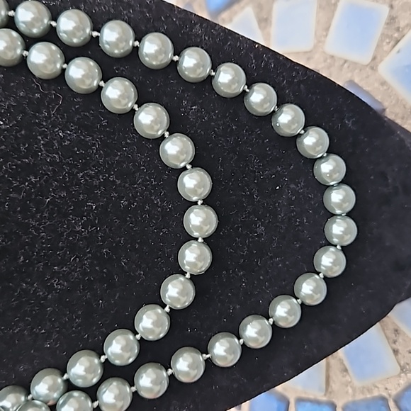 Luminous Faux Pearl Hand Knotted Necklace Double Layered Fish Hook Clasp Gray W - Picture 3 of 4